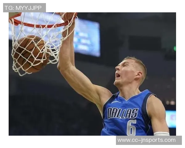 波尔津吉斯情绪稳定乐观面对挑战球队给予充分信任与支持 波尔津吉斯情绪稳定乐观面对挑战球队给予充分信任与支持